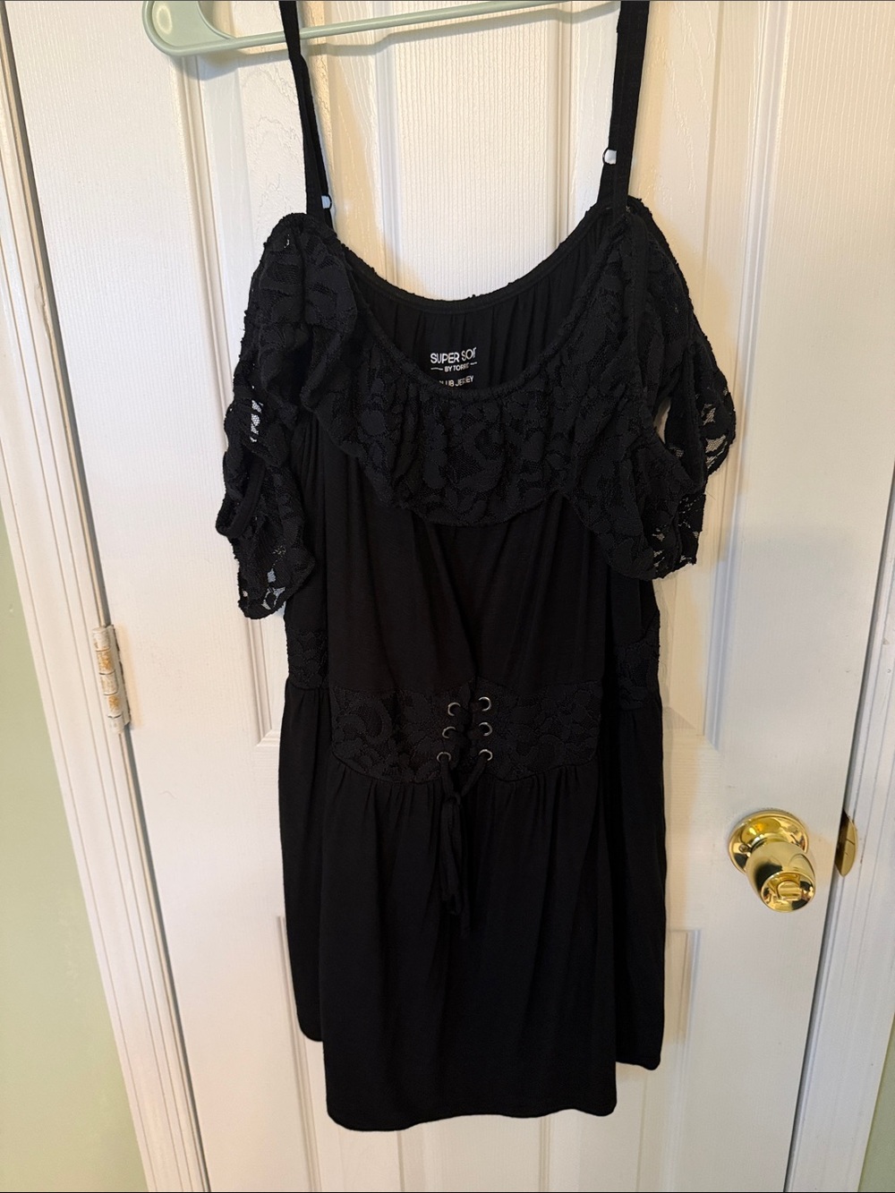 Torrid black lace tank top size 4 from torrid